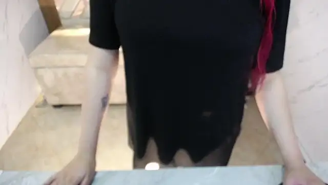 Snapshot of Little_cherry_b chatting on November 28, 7:49 pm Little cherry b online show from November 28, 7:49 pm