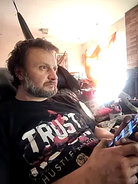 Snapshot of Fuckboyguyman chatting on May 5, 1:13 am Fuckboyguyman online show from May 5, 1:13 am