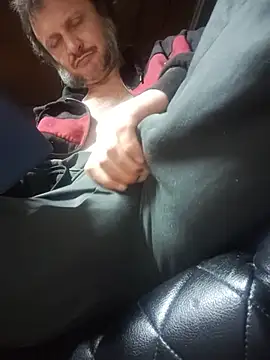 Snapshot of Fuckboyguyman chatting on May 25, 10:21 am Fuckboyguyman online show from May 25, 10:21 am