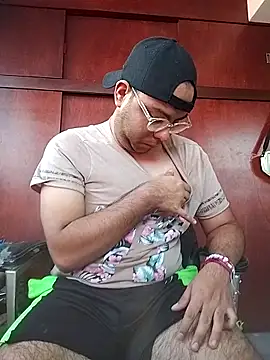 Snapshot of Fernandperez21 chatting on November 5, 9:48 pm Fernandperez21 online show from November 5, 9:48 pm