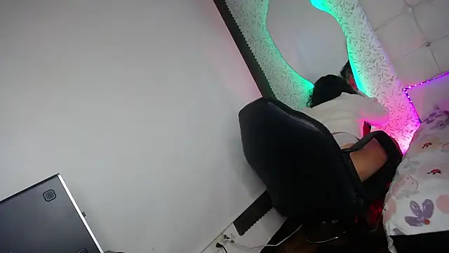 Catleya x online show from November 6, 7:37 pm