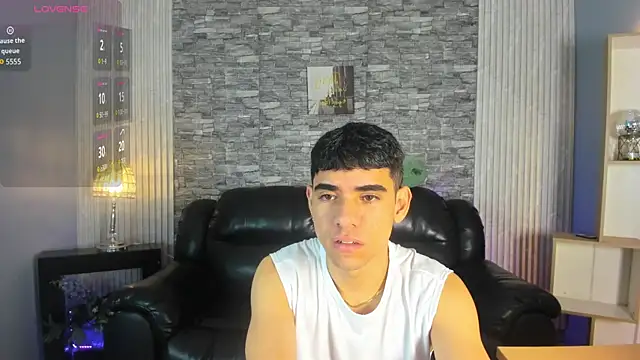 Snapshot of zack_joness18 chatting on November 15, 3:48 am zack joness18 online show from November 15, 3:48 am