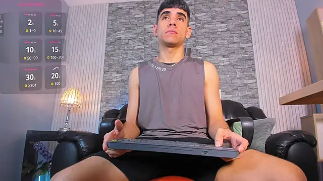 Snapshot of zack_joness18 chatting on November 23, 2:33 am zack joness18 online show from November 23, 2:33 am