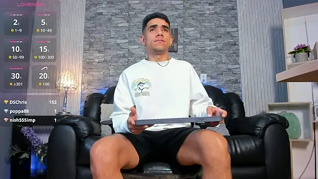 zack joness18 online show from April 22, 3:53 am