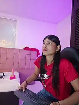 YeseniaRodriguez3 online show from April 4, 1:30 pm