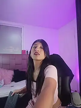 YeseniaRodriguez3 online show from April 24, 12:51 pm