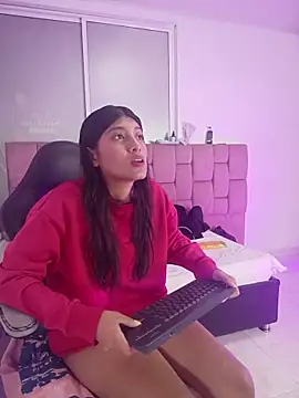 Snapshot of YeseniaRodriguez3 chatting on May 2, 12:32 pm YeseniaRodriguez3 online show from May 2, 12:32 pm