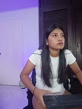 Snapshot of YeseniaRodriguez3 chatting on May 29, 12:36 pm YeseniaRodriguez3 online show from May 29, 12:36 pm