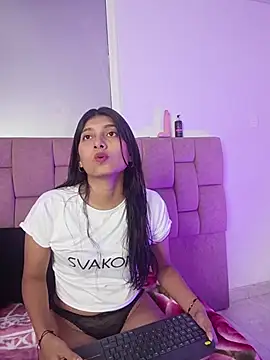 Snapshot of YeseniaRodriguez3 chatting on June 3, 12:41 pm YeseniaRodriguez3 online show from June 3, 12:41 pm