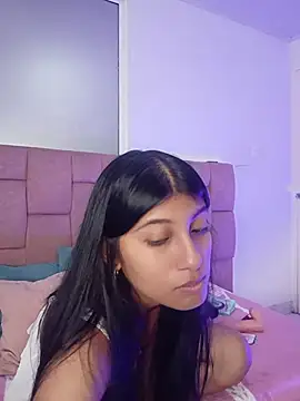Snapshot of YeseniaRodriguez3 chatting on June 27, 12:44 pm YeseniaRodriguez3 online show from June 27, 12:44 pm