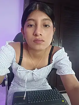 Snapshot of YeseniaRodriguez3 chatting on July 23, 12:58 pm YeseniaRodriguez3 online show from July 23, 12:58 pm