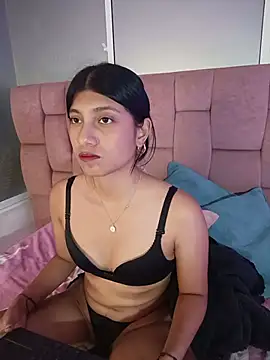 Snapshot of YeseniaRodriguez3 chatting on July 28, 2:07 am YeseniaRodriguez3 online show from July 28, 2:07 am
