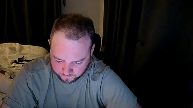 Snapshot of john_clarisa chatting on January 6, 10:08 am john clarisa online show from January 6, 10:08 am