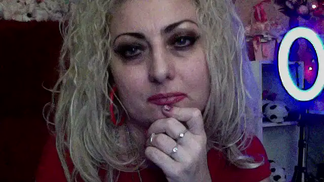 Snapshot of xHot_Amazonq chatting on February 2, 10:52 pm xHot Amazonq online show from February 2, 10:52 pm