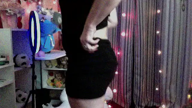 Snapshot of xHot_Amazonq chatting on March 12, 12:39 am xHot Amazonq online show from March 12, 12:39 am