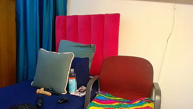 Lisa-001 online show from January 7, 7:44 am