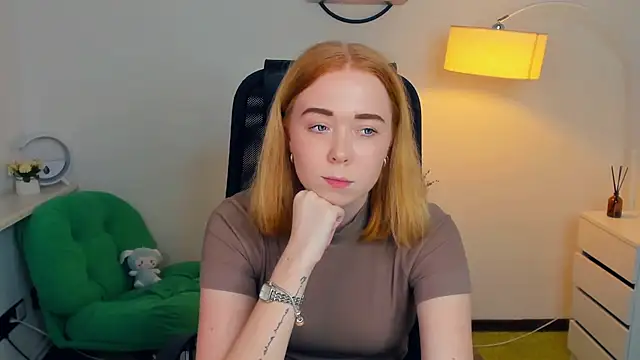 AddieOsler online show from November 12, 8:41 pm