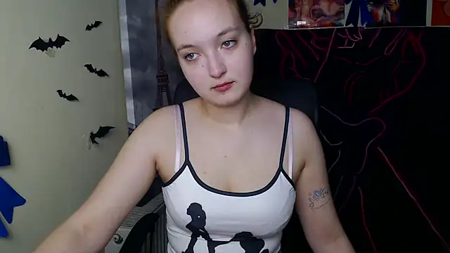 MissAriaa online show from April 25, 6:05 am