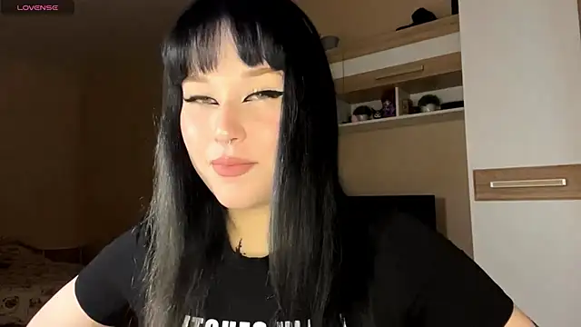 LaurenOveson online show from October 28, 7:23 am