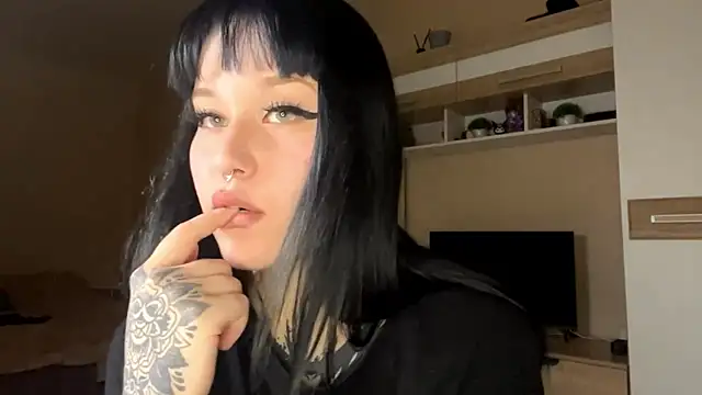 LaurenOveson online show from October 29, 10:28 am