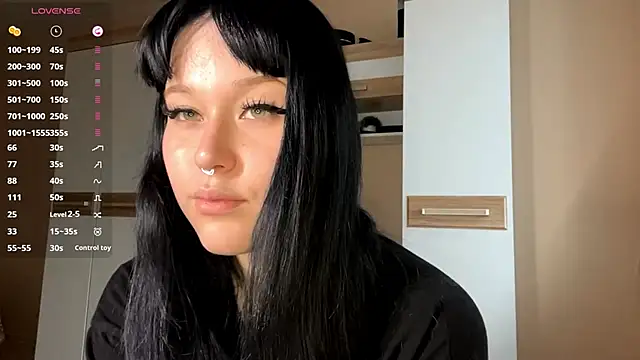 LaurenOveson online show from November 6, 10:16 am