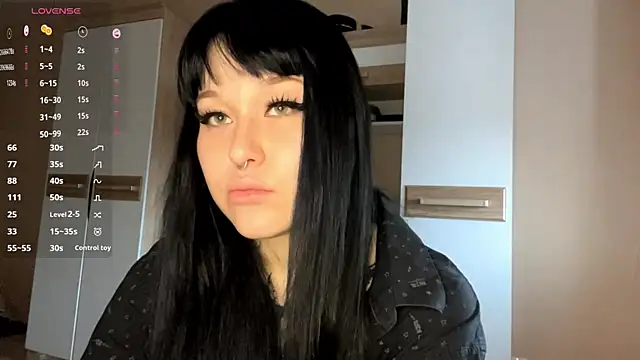 LaurenOveson online show from November 7, 10:26 am