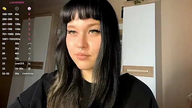 LaurenOveson online show from December 1, 11:15 am