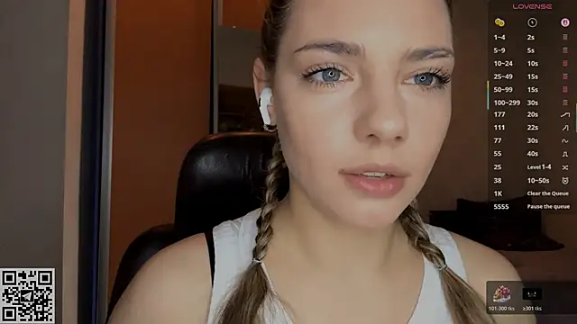 IlanaLafferty online show from January 6, 7:06 pm