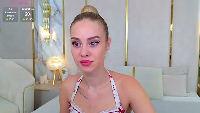 Snapshot of Rose_Masson chatting on November 19, 6:35 am Rose Masson online show from November 19, 6:35 am