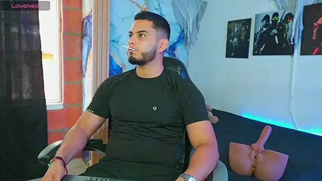 Tiler wolker online show from November 7, 8:42 pm