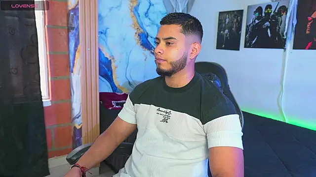 Tiler wolker online show from November 9, 8:29 pm