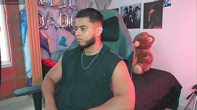 Tiler wolker online show from March 26, 9:31 pm