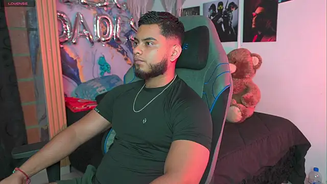 Tiler wolker online show from April 1, 11:35 pm