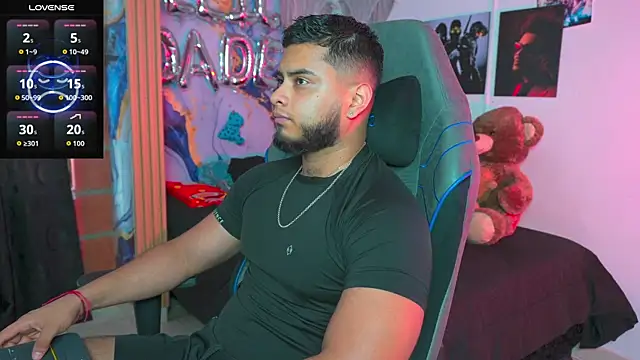 Tiler wolker online show from April 8, 10:21 pm