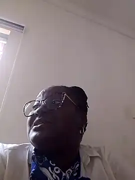 SweetestDIP online show from October 27, 1:04 pm