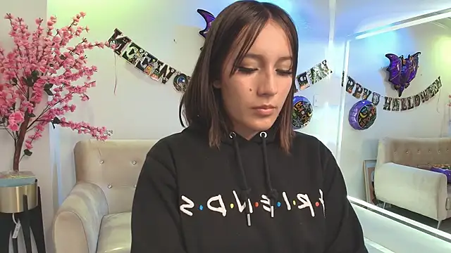 Lili scott online show from October 29, 3:20 am