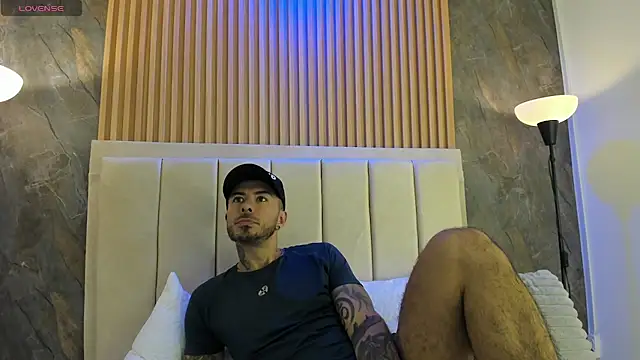 axel tatto online show from October 27, 7:18 pm