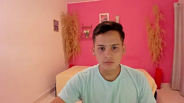 elmasmas01 online show from November 13, 11:47 pm