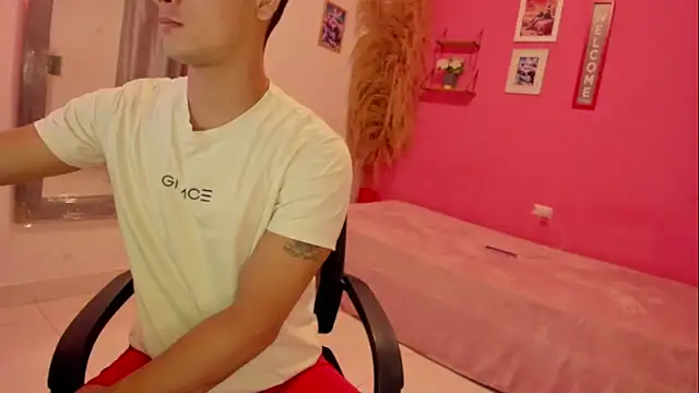 elmasmas01 online show from November 19, 11:49 pm