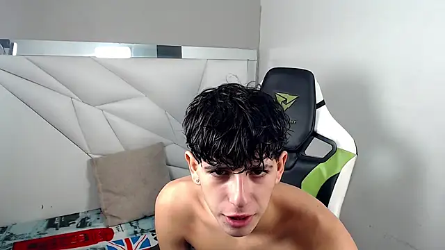 Cash G  online show from December 15, 8:24 pm