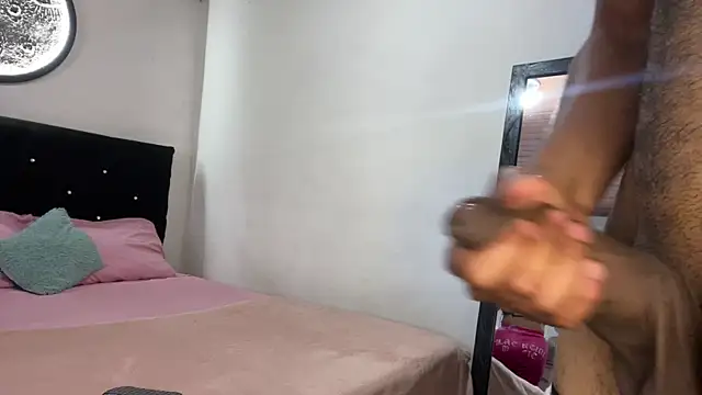 Hot2gether69 online show from April 22, 12:13 am