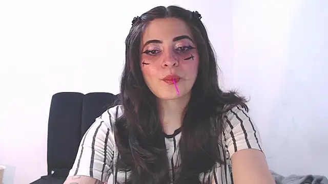 Snapshot of Annagoth_ chatting on June 28, 9:32 pm Annagoth online show from June 28, 9:32 pm