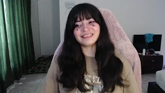 Snapshot of Annagoth_ chatting on August 5, 10:44 pm Annagoth online show from August 5, 10:44 pm
