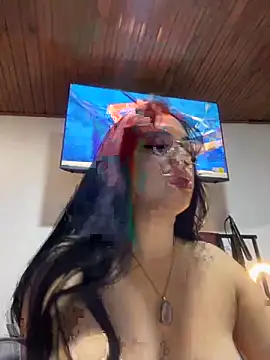 Im Saraaaa online show from October 30, 6:30 pm