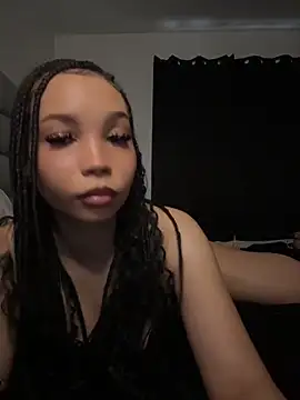 Snapshot of nikkiloveee chatting on June 19, 12:37 am nikkiloveee online show from June 19, 12:37 am