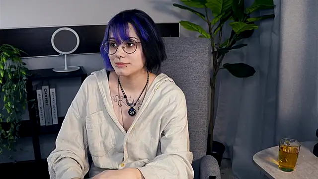 Snapshot of KellePourier chatting on October 26, 3:51 pm KellePourier online show from October 26, 3:51 pm