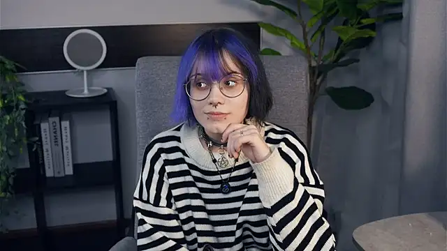 Snapshot of KellePourier chatting on October 27, 5:28 pm KellePourier online show from October 27, 5:28 pm