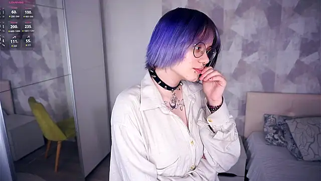 Snapshot of KellePourier chatting on November 7, 7:25 pm KellePourier online show from November 7, 7:25 pm