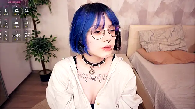 Snapshot of KellePourier chatting on December 4, 6:38 pm KellePourier online show from December 4, 6:38 pm