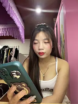 Zlienr023 online show from October 27, 1:15 pm